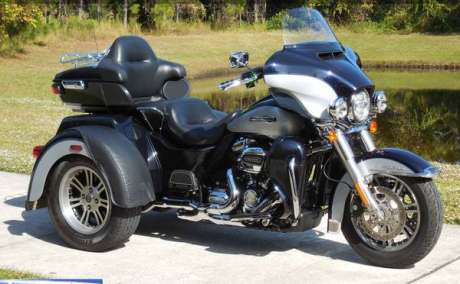 2019 HARLEY ULTRA TRI GLIDE LIKE NEW