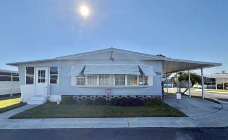 Cozy 2/2 Manufactured Home in 55+ Community