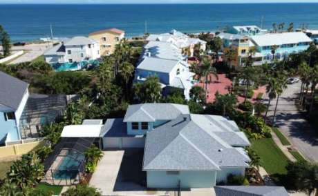 Beachside 3-car garage custom pool home