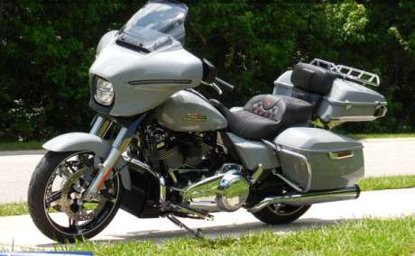 2024 HARLEY STREET GLIDE ONLY 168 MILES YES 168